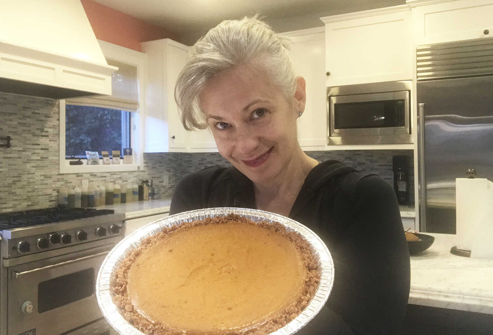 Easy Vegan Pumpkin Pie with Sweet Crunchy Bran Crust